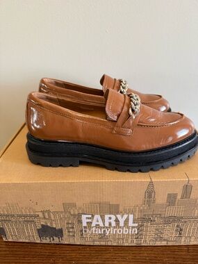 Faryl Farylrobin Raine Brown Cognac Patent Chain Loafers NEW